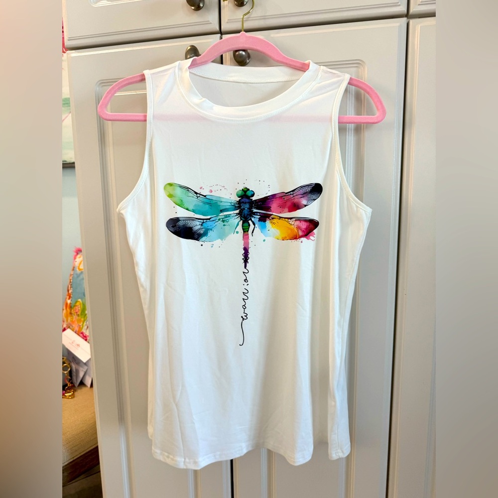 🩵NWOT T-shirt tank top~dragonfly decal medium🦋
